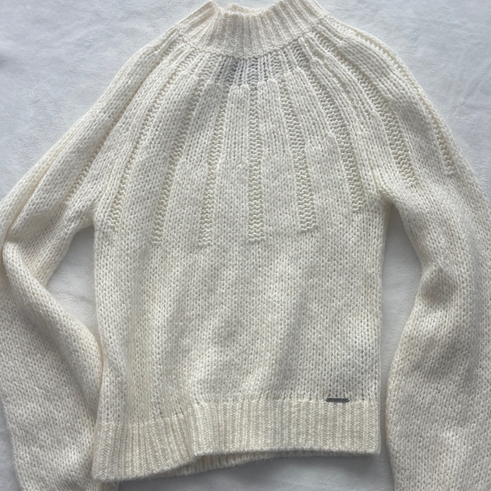 Abercrombie & Fitch Cream Turtleneck Sweater